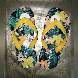 NWT Patterned Plant-Based Flip-Flop Sandals for Girls Sz 12-13